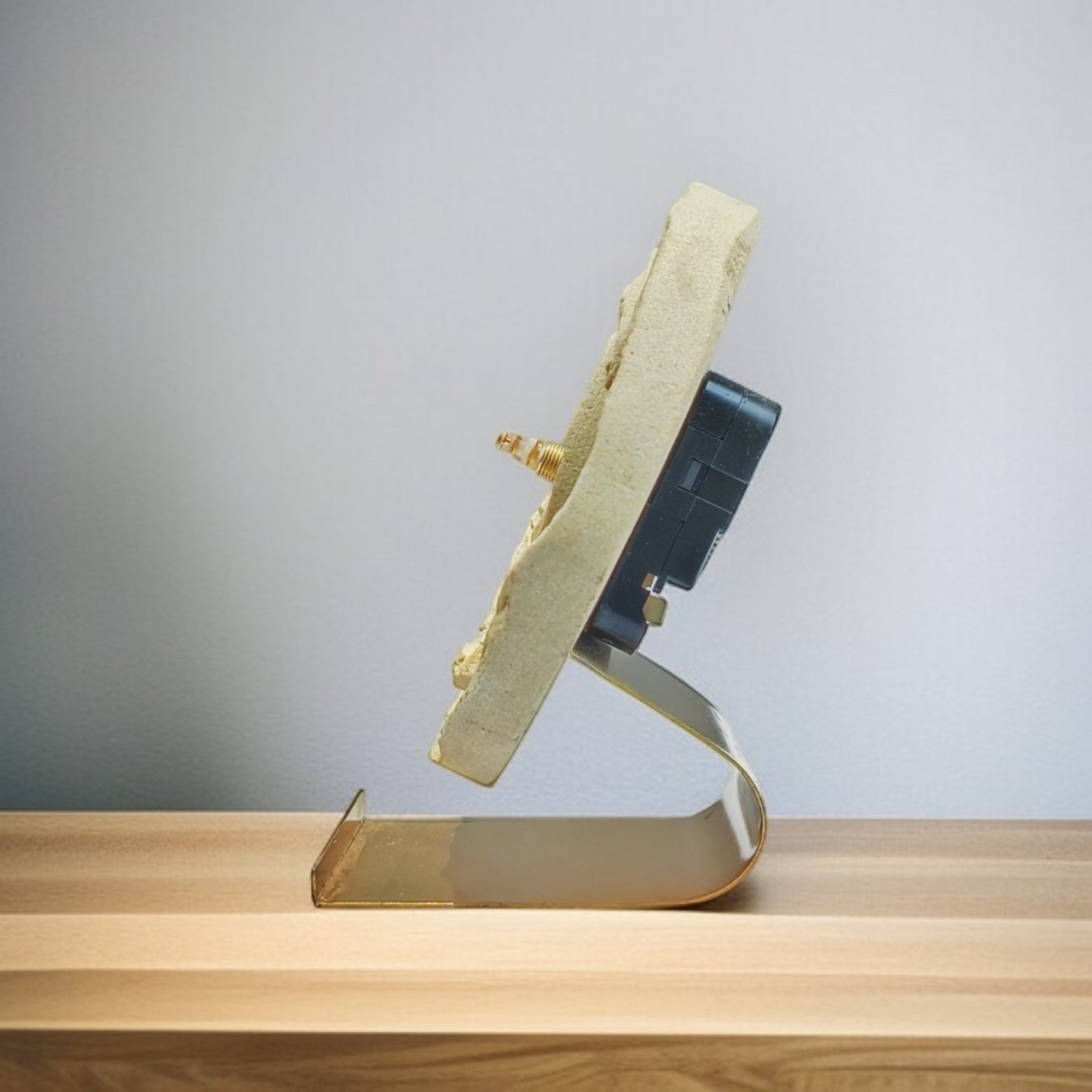 RADIAL TABLE CLOCK