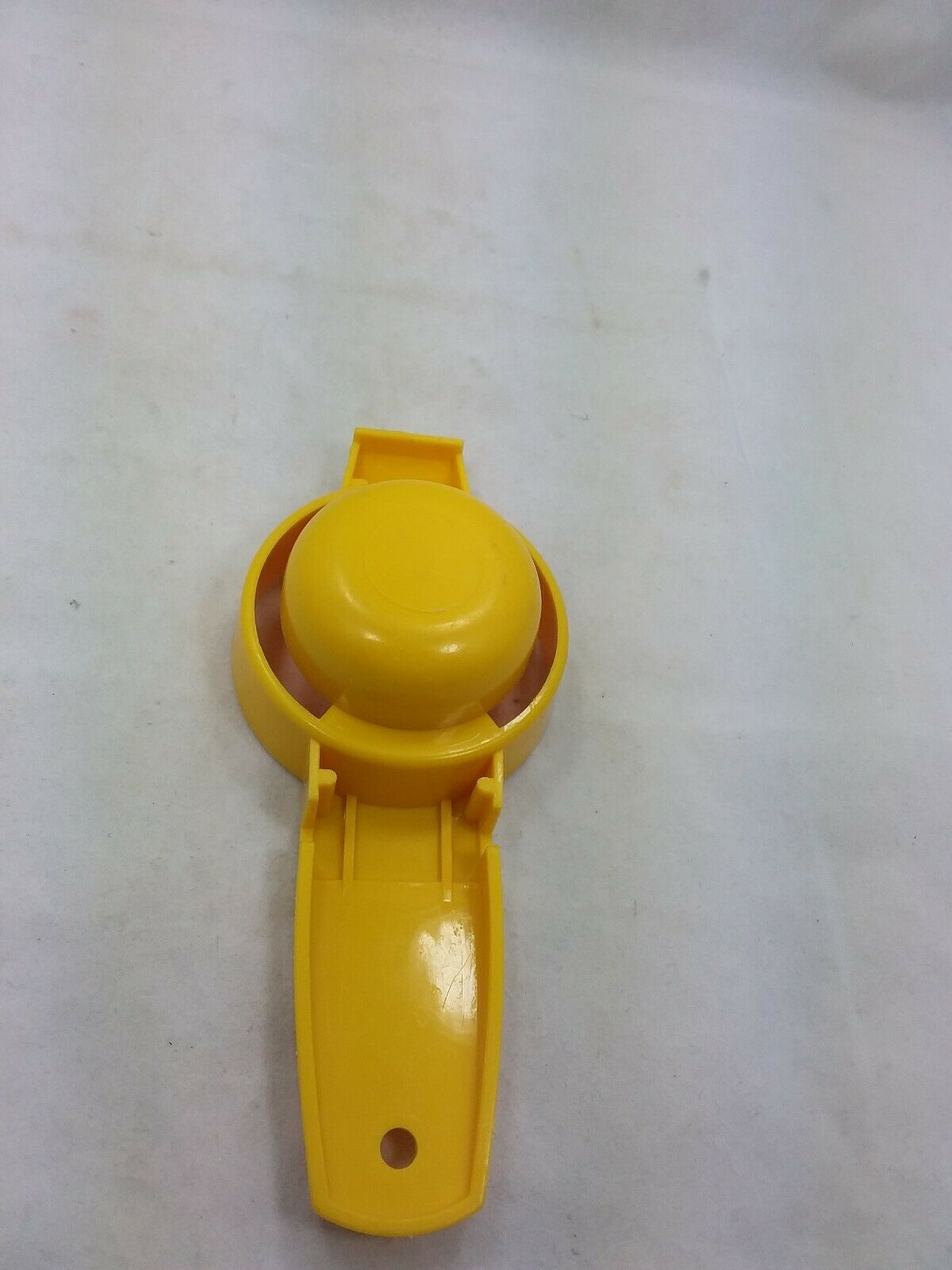 EGG SEPERATOR YELLOW