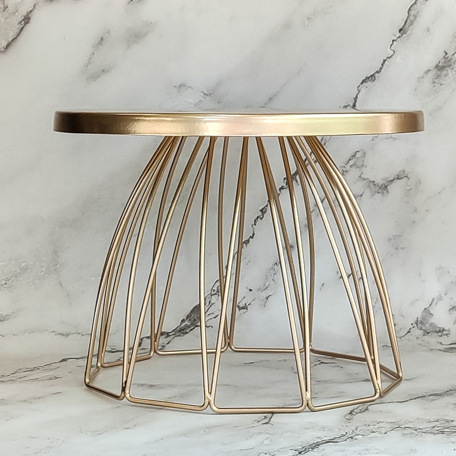 METAL SKIRT CAKE STAND GOLD