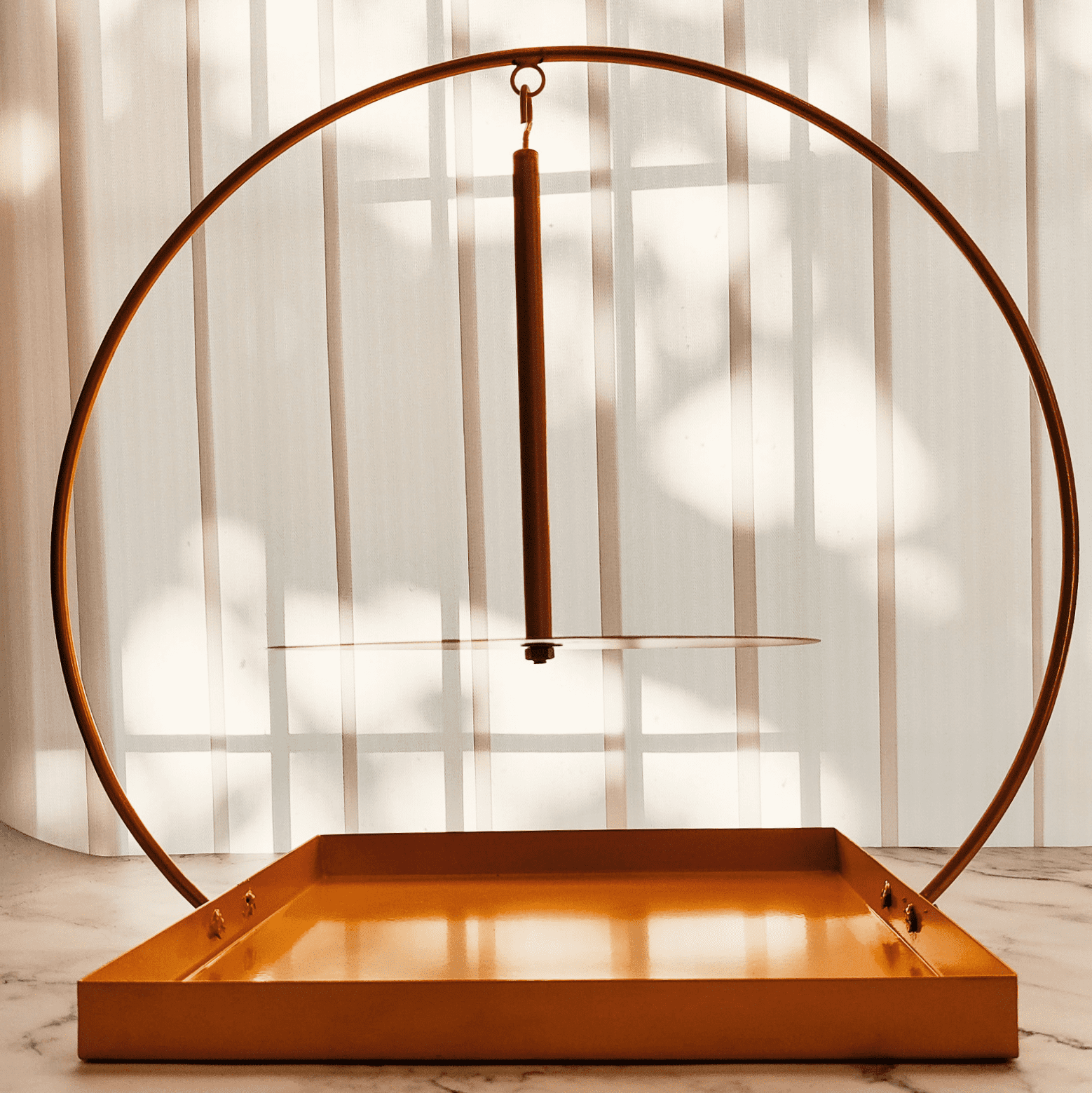 METAL SINGLE TIRE HOOP CAKE STAND GOLD