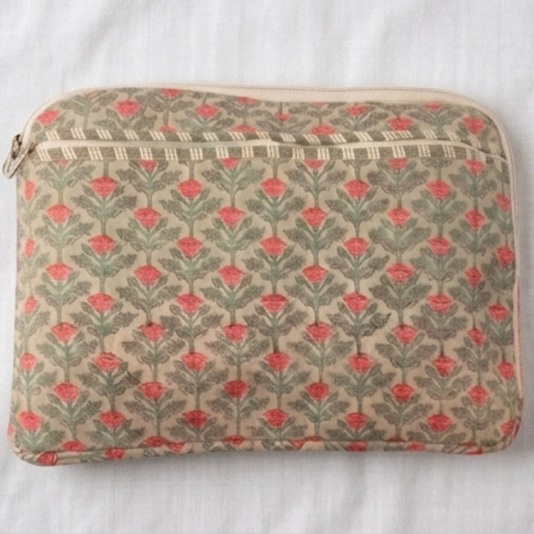 Floral Printed Quilted Laptop case