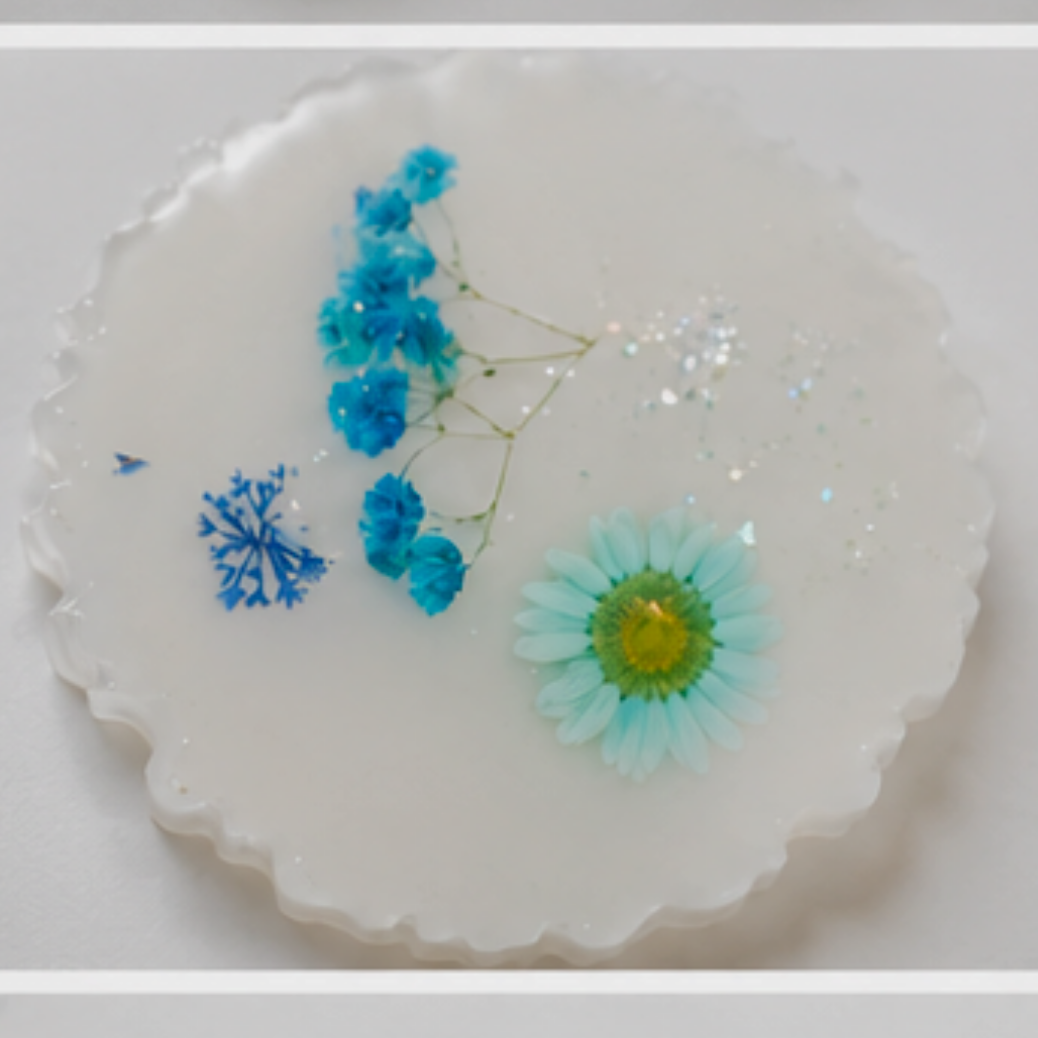 Elegant Pressed Flower & White Resin Coaster Set (4-Piece)