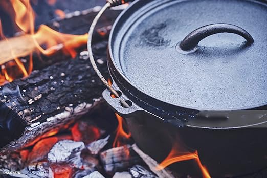 CAST IRON LARGE DUTCH OVEN