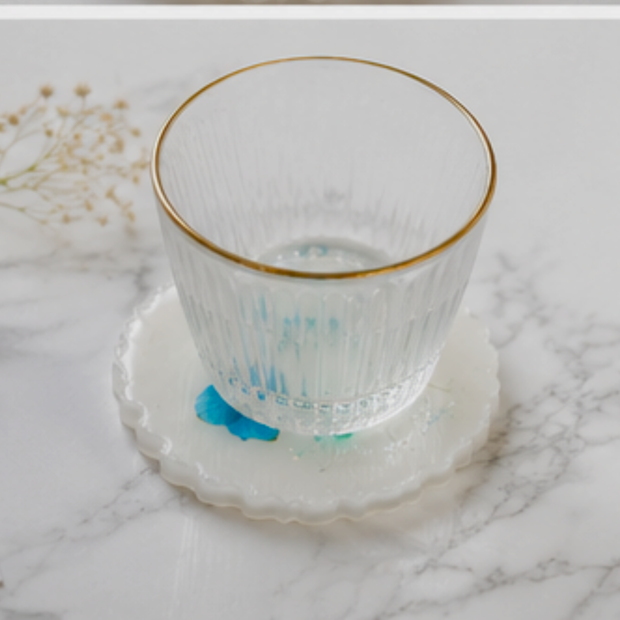 Elegant Pressed Flower & White Resin Coaster Set (4-Piece)