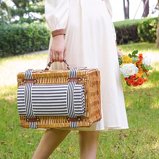 PICNIC BASKET W/ CUTLERY