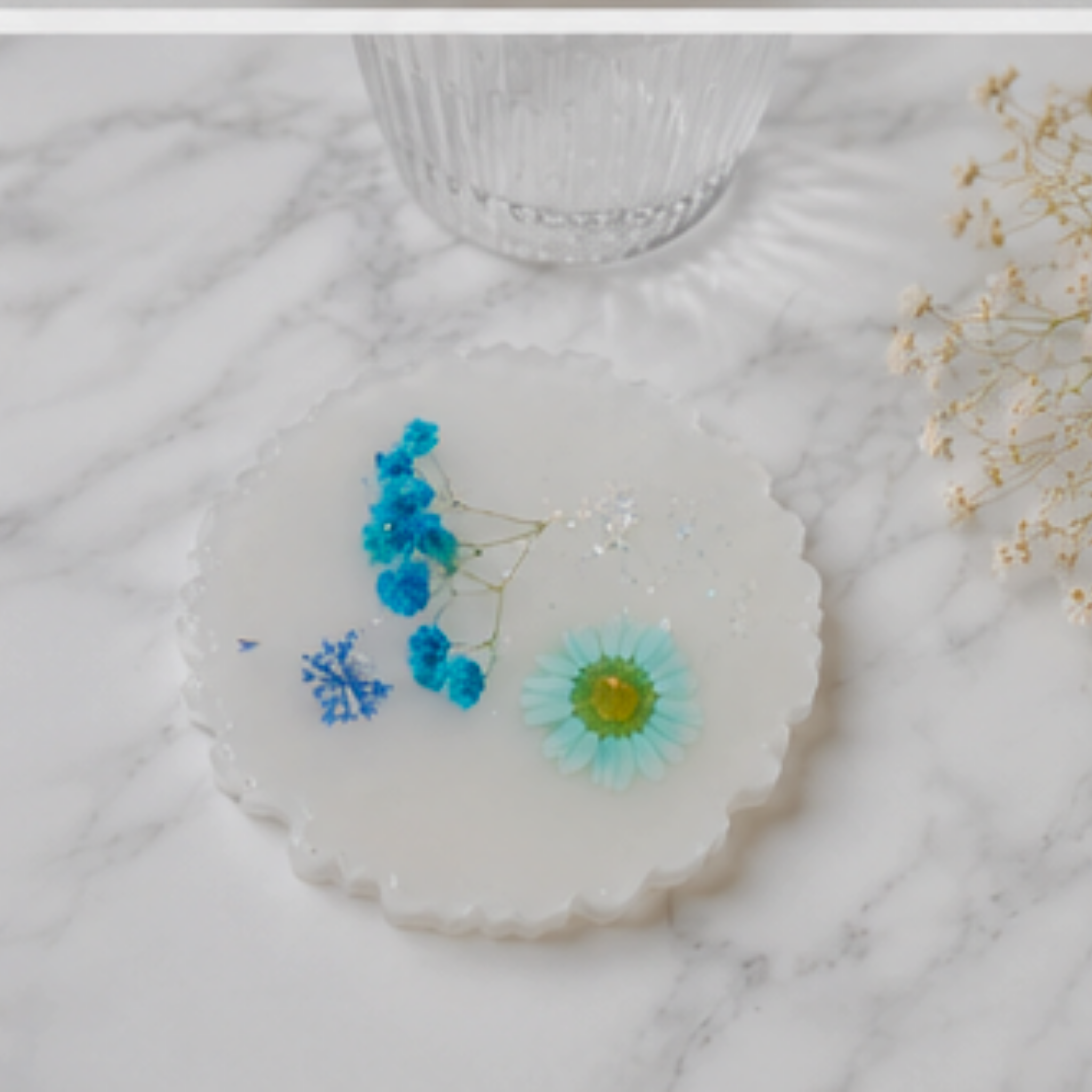 Elegant Pressed Flower & White Resin Coaster Set (4-Piece)