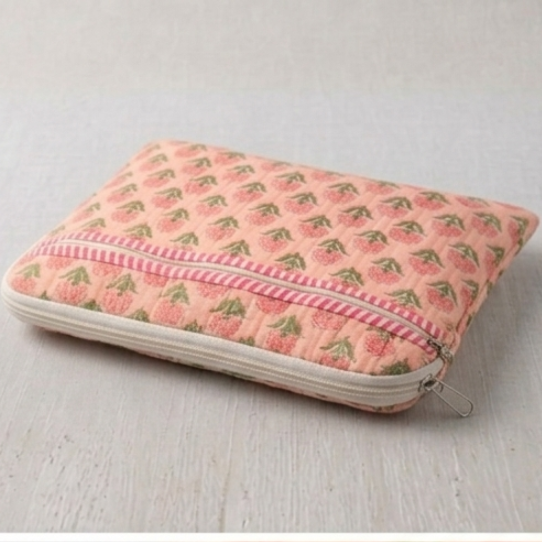 Pink Floral Quilted Laptop case