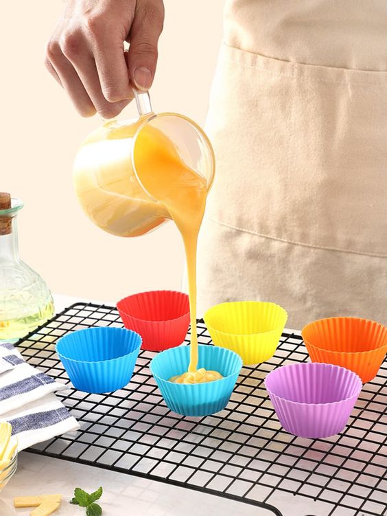 WILTON 72 PACK RAINBOW CUPS