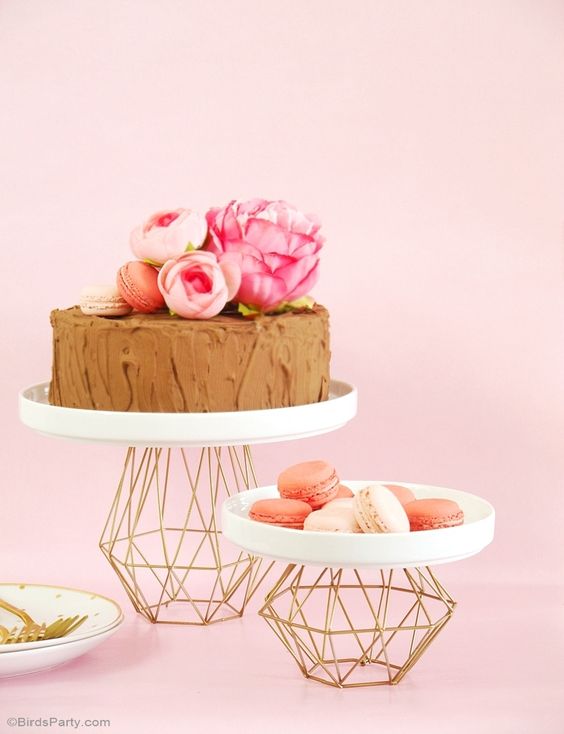 METAL SPACER CAKE STAND